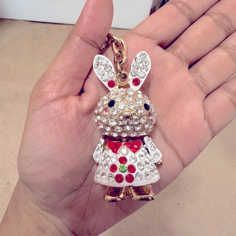Cute Rhinestone Bunny Key Chain - Picture 3 of 4